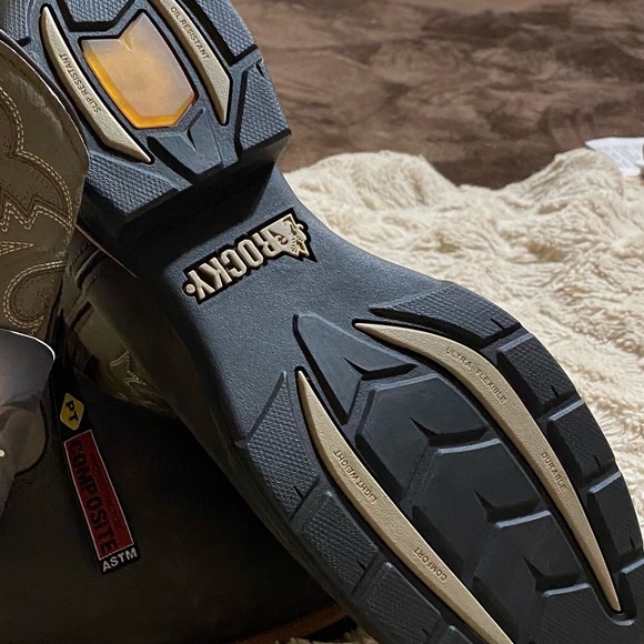 Rocky Women’s Boots - Picture 5 of 5